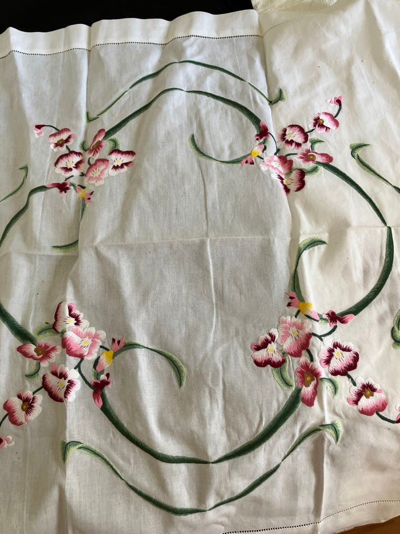 刺繍テーブルクロス85x85cn