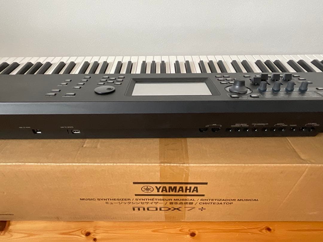 【中古美品】YAMAHA MODX7+ ヤマハ シンセサイザー76鍵【元箱あり】
