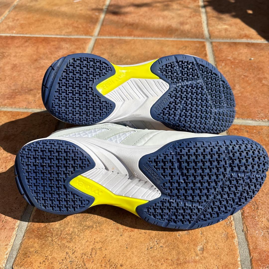 美品YONEX バドミントンシューズ 26㎝　CASCAD ACCEL