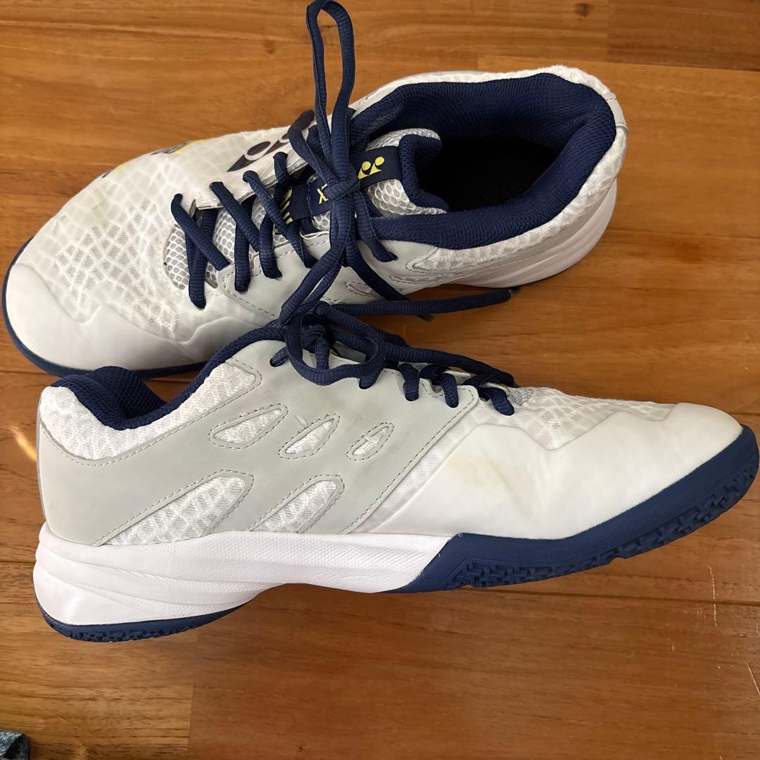 美品YONEX バドミントンシューズ 26㎝　CASCAD ACCEL