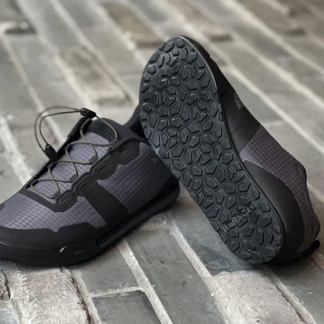 【新品】 GIRO TRACKER FASTLACE 40 サイクリングシューズ