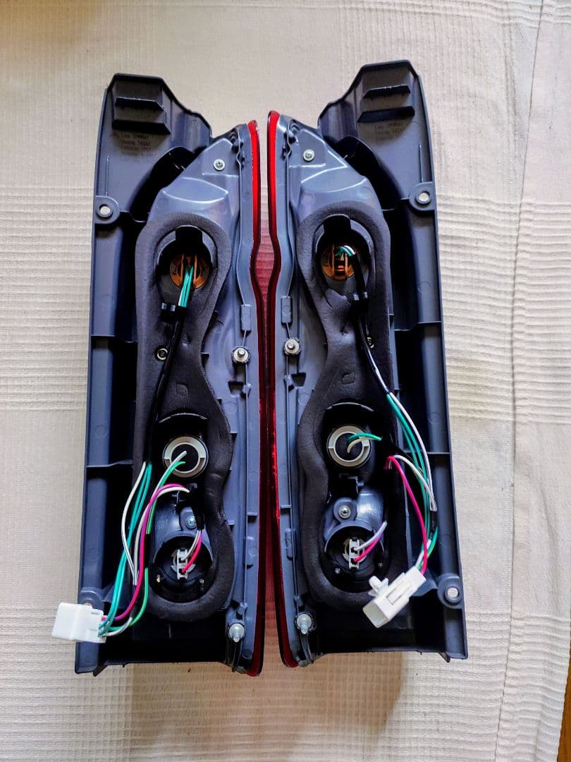 トヨタ ハイエース タイプ USDM 仕様 200系 テールランプ