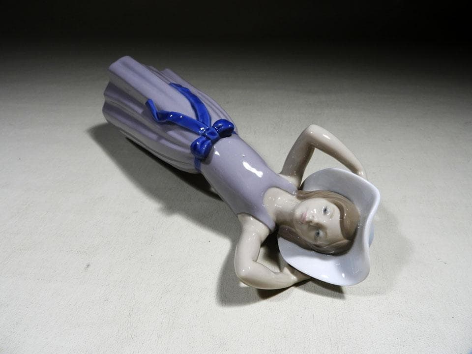 ●リヤドロ 70s 若草色の少女 5011 フィギュリン 陶器 高さ26.5㎝