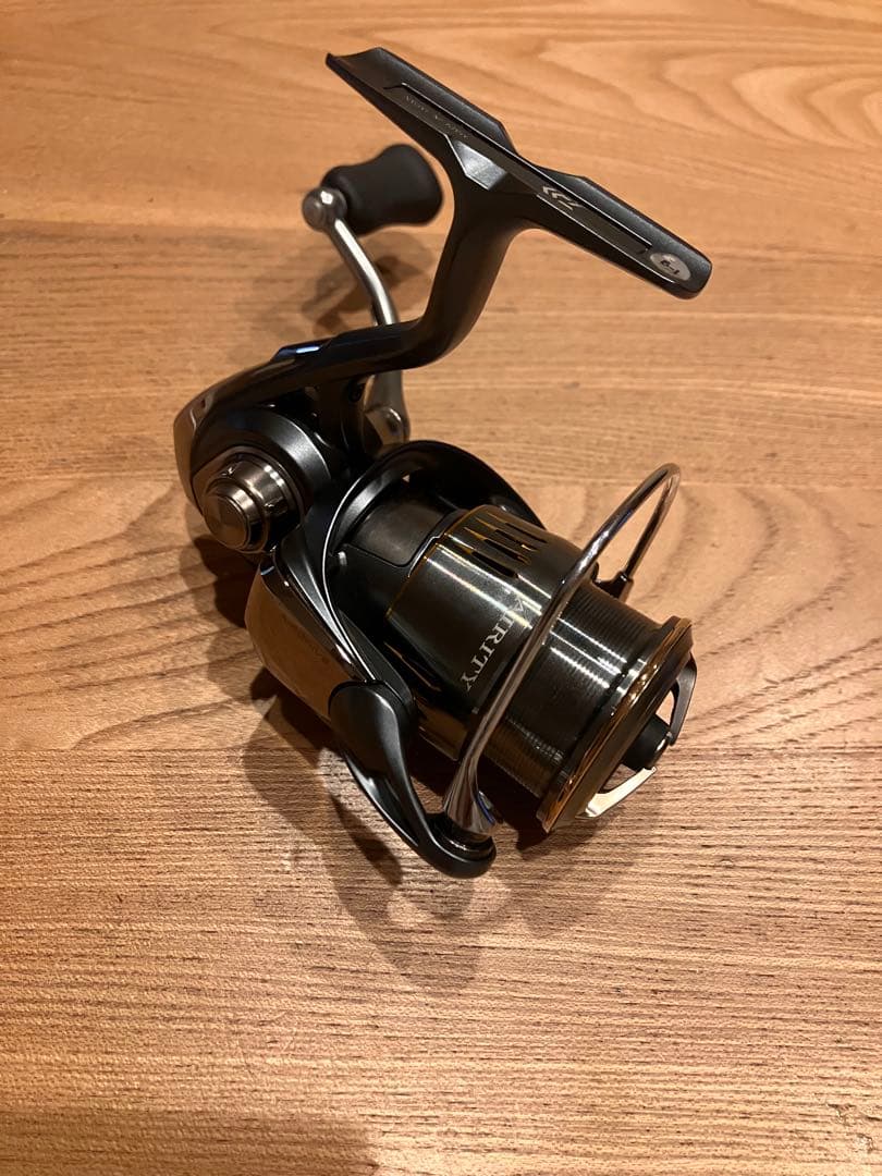 DAIWA エアリティ　LT2500S スピニングリール