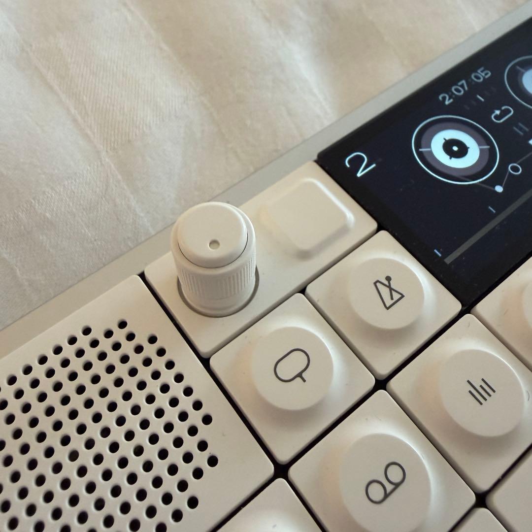 【美品】Teenage Engineering OP-1 Field