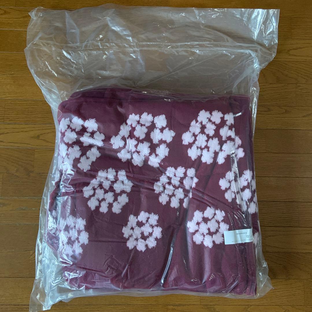 新品　未開封 ジャガードボア　撥水　こたつ布団　省スペース　正方形　花柄　ワイン