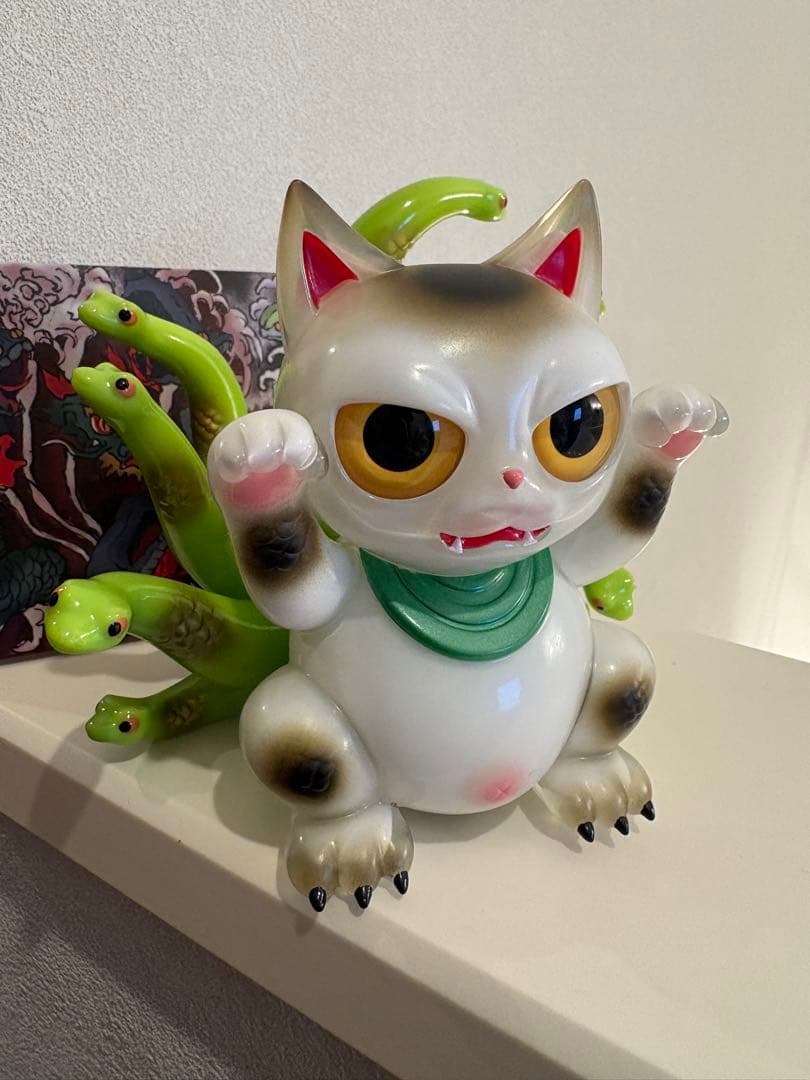 ニャスラ　ソフビ　MEOWWWTHRA