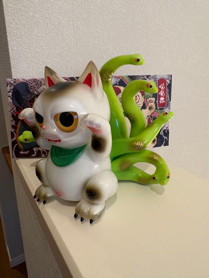 ニャスラ　ソフビ　MEOWWWTHRA