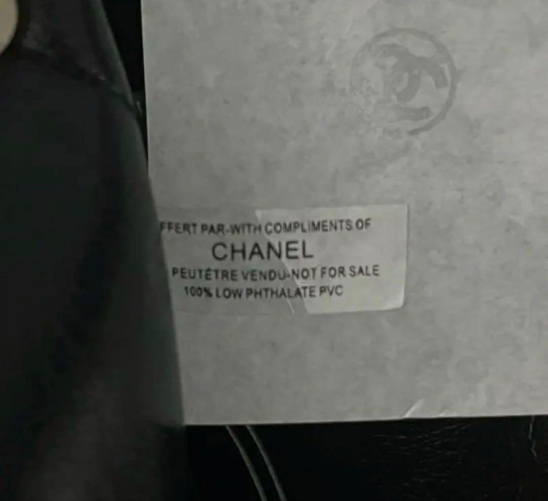 CHANEL ノベルティ チェーンバッグ パール 箱潰れ ドバイにて
