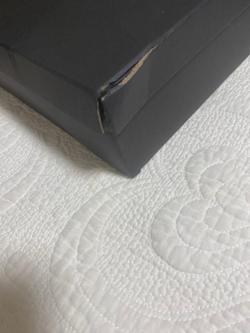 CHANEL ノベルティ チェーンバッグ パール 箱潰れ ドバイにて