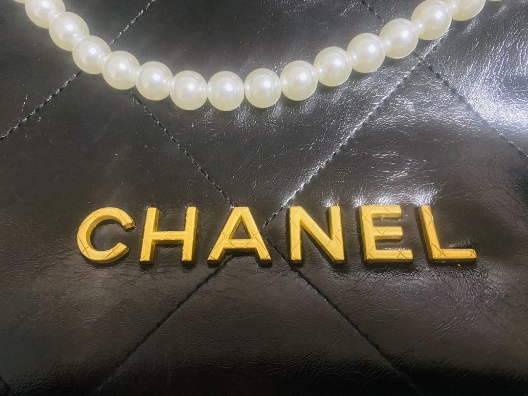 CHANEL ノベルティ チェーンバッグ パール 箱潰れ ドバイにて
