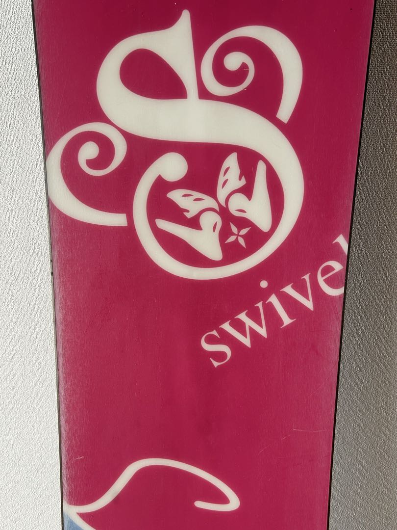 【swivel】スノーボード板（142cm）＋ビンディング（23-25cm）