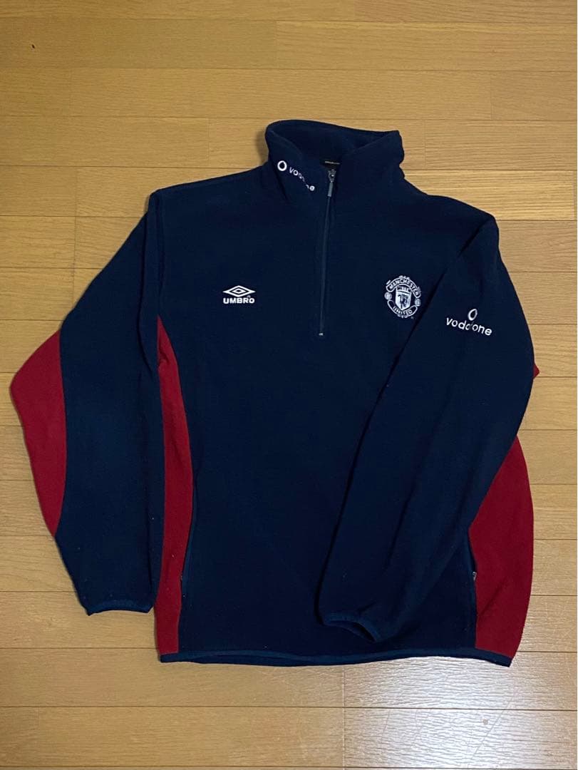 UMBRO アンブロ　マンチェスターユナイテッド　 ウォームアップ　フリース刺繍