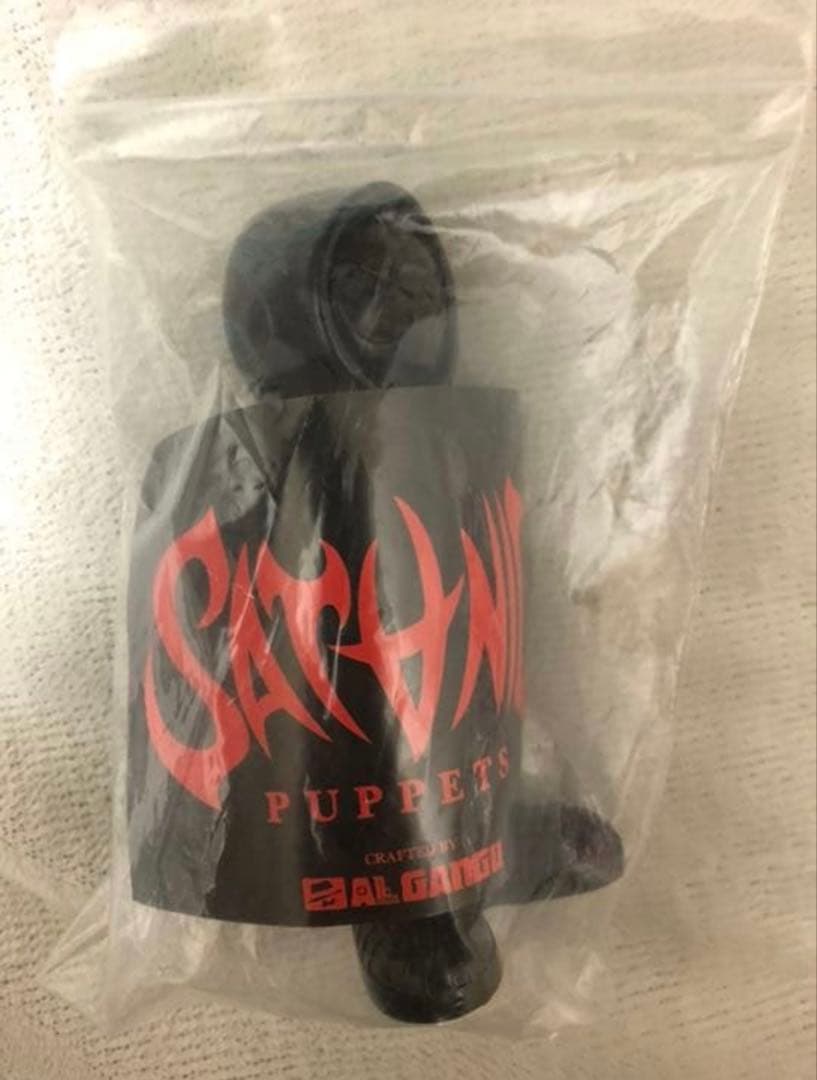 新品未開封　サタニックカーニバル　フィギュア　ブラック　レッド　2個セット