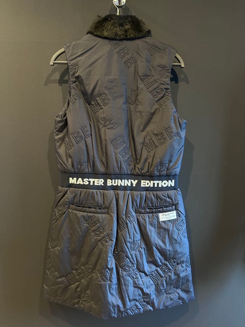 MASTER BUNNY EDITION スリーブレス 中綿ワンピース