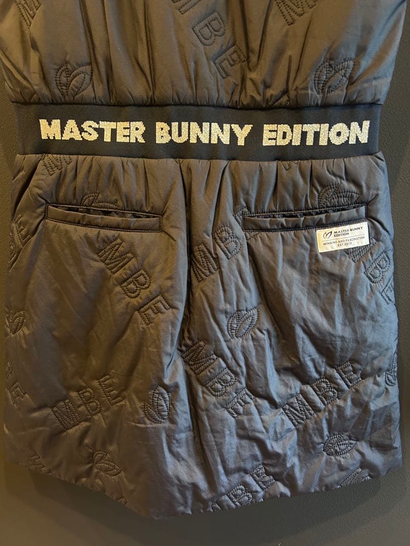 MASTER BUNNY EDITION スリーブレス 中綿ワンピース