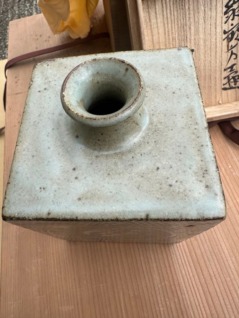 お*)様 島岡達三作ー象嵌方壺木箱付き
