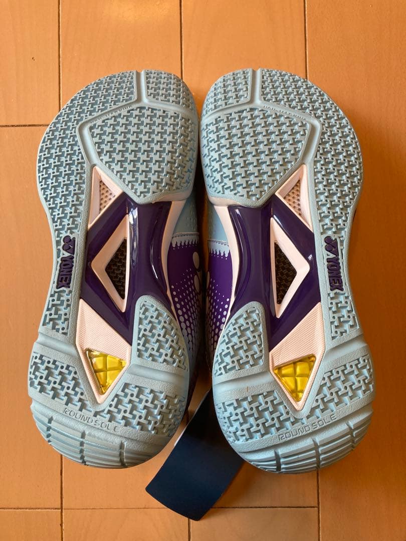 YONEX バドミントンシューズ SHBELZ2