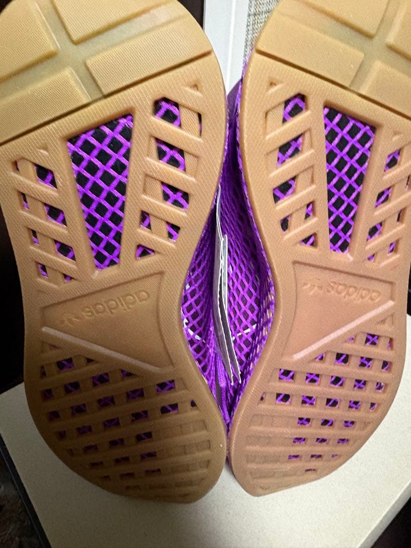 シューズ(男性用) adidas DEERUPTRUNNER D8