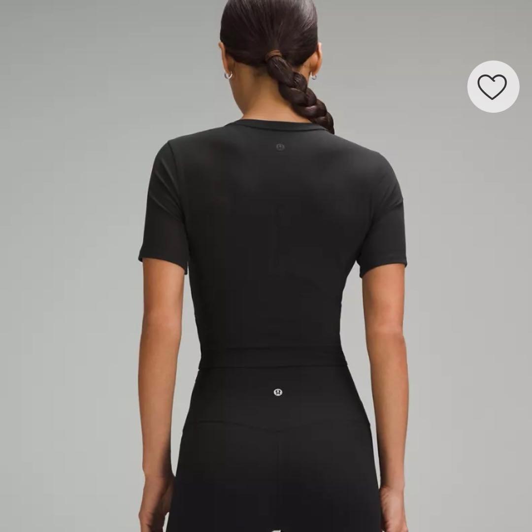 Lululemon ブラック ショートスリーブ Tシャツ