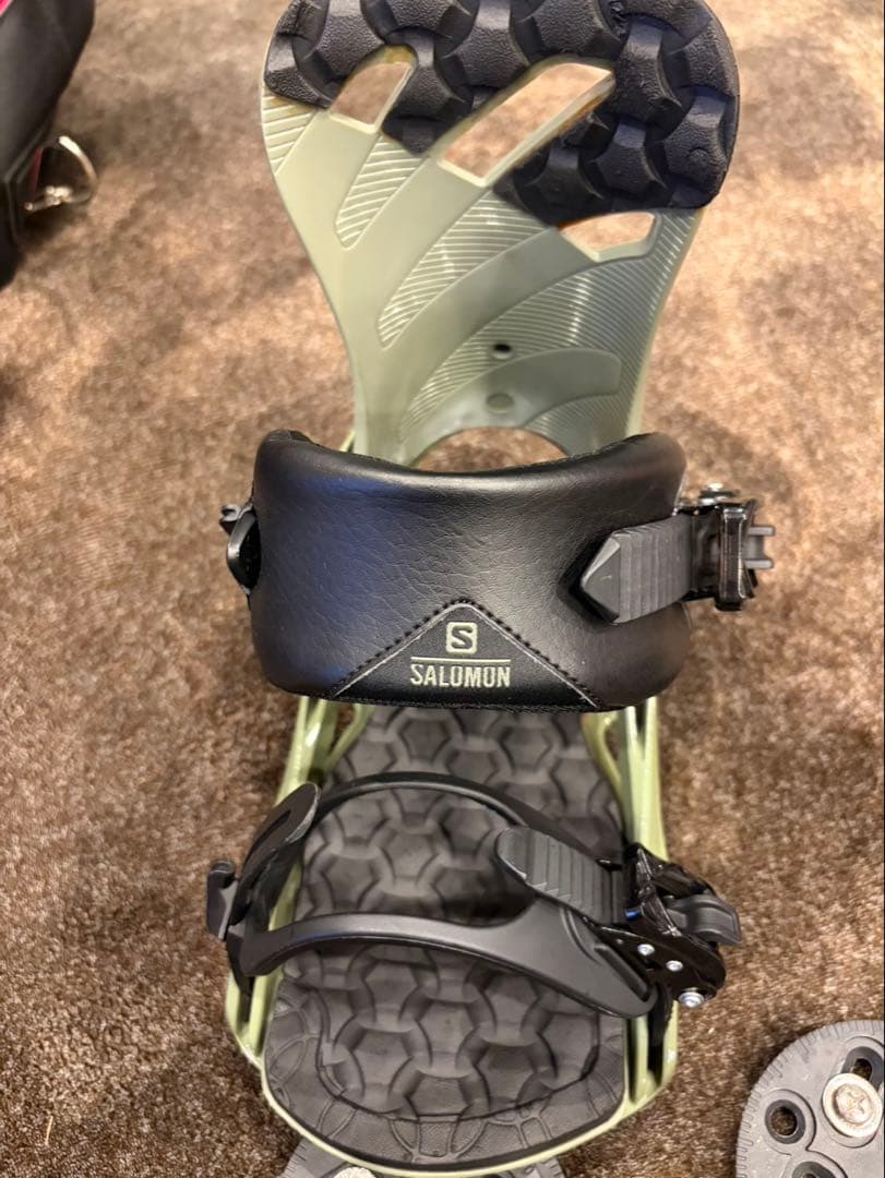 Salomon スノーボードビンディング　リズム