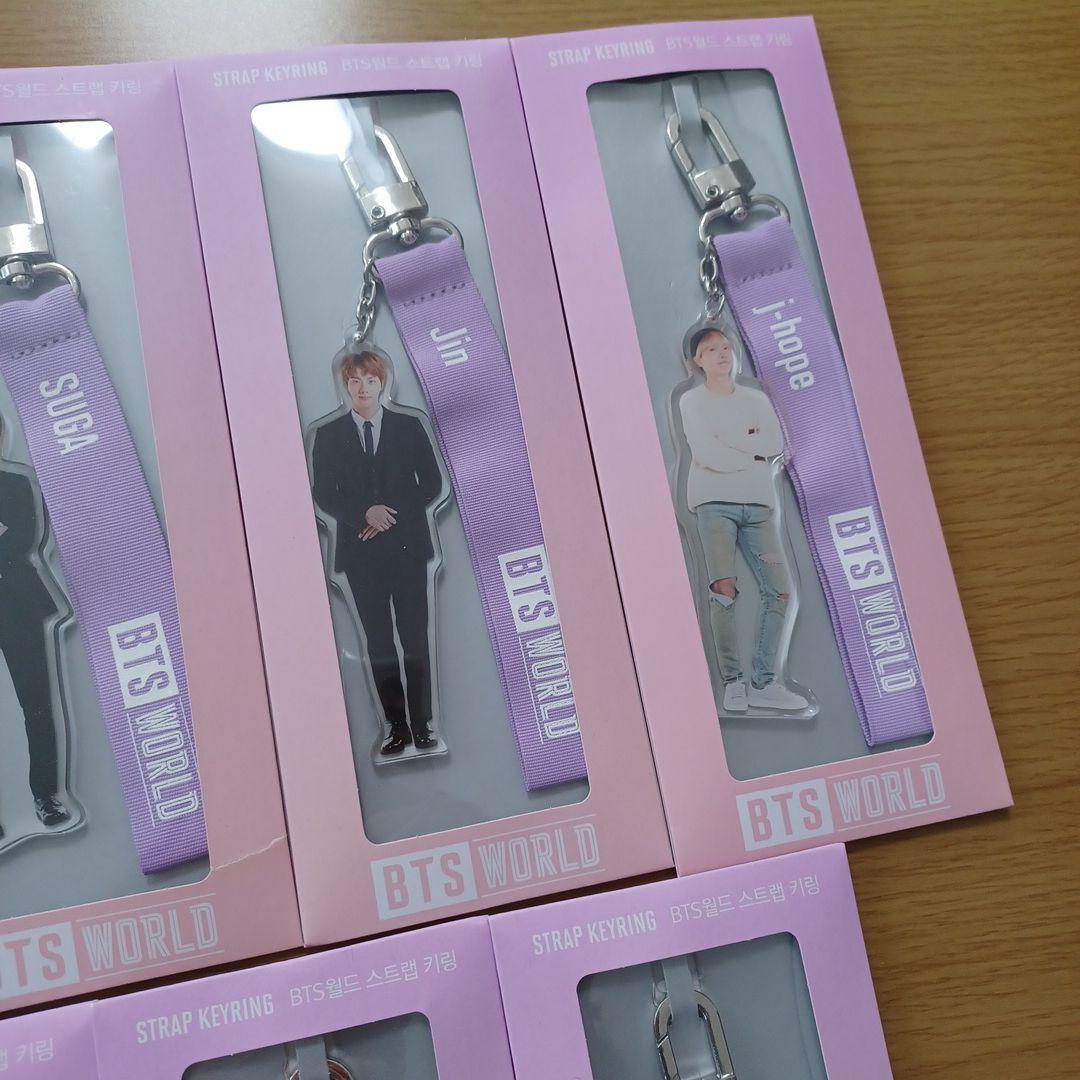 BTS WORLD　ストラップ　キーリング　セット