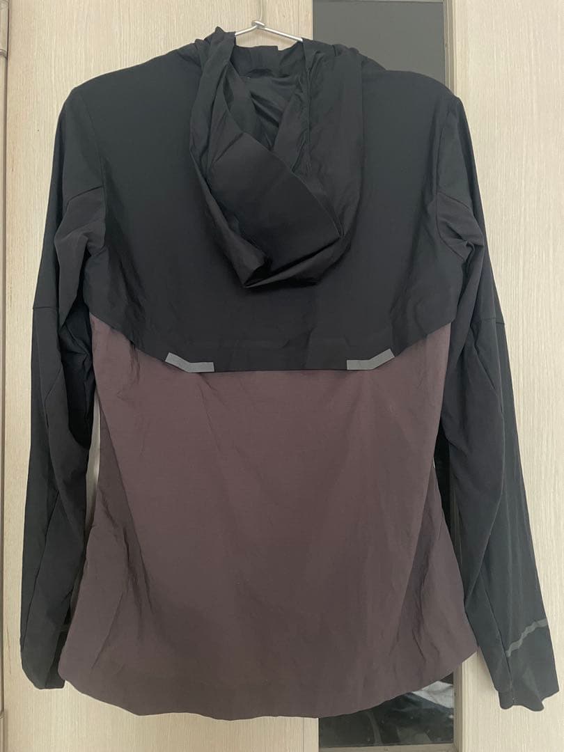 【美品】On Weather Jacket レディースXS ブラック/ペブル
