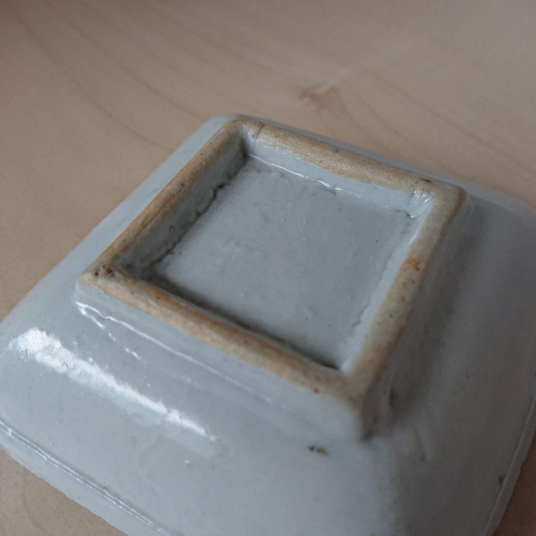 切込焼　手塩皿　白磁　花文