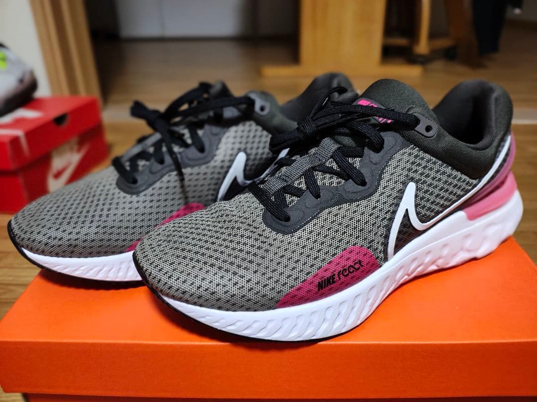 ウォーキング・ランニングウェア Nike React Miler 3 25.5cm