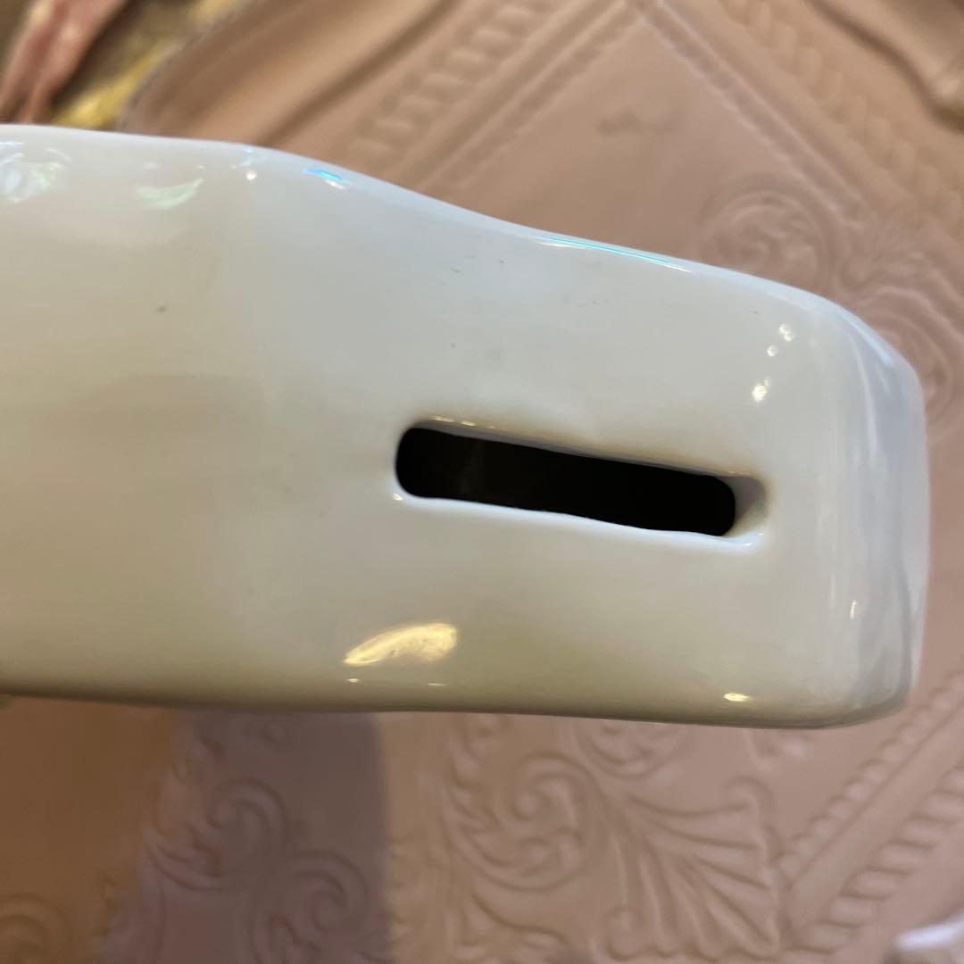 古いうさぎの陶器貯金箱