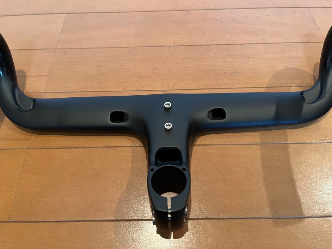 ロードバイク　一体型　カーボン　エアロ　ドロップハンドル 380-90mm