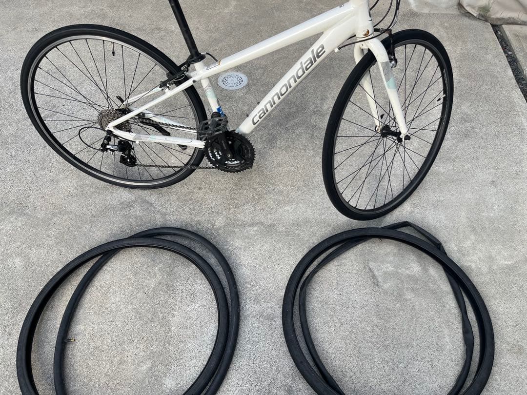 Cannondale Quick7クロスバイク ホワイト　キャノンデール