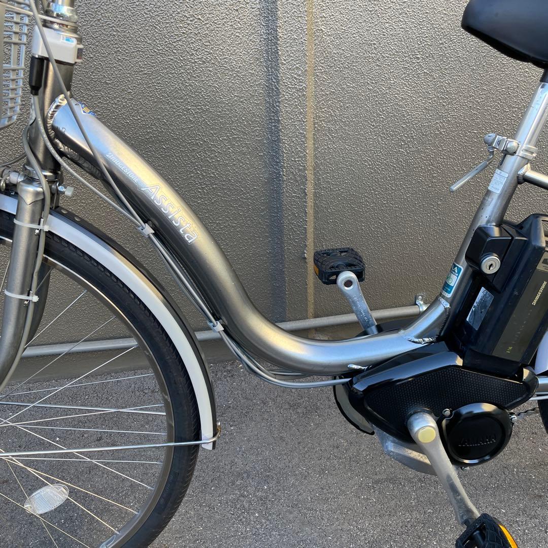 ブリヂストン電動アシスト自転車26インチ バッテリーシルバー