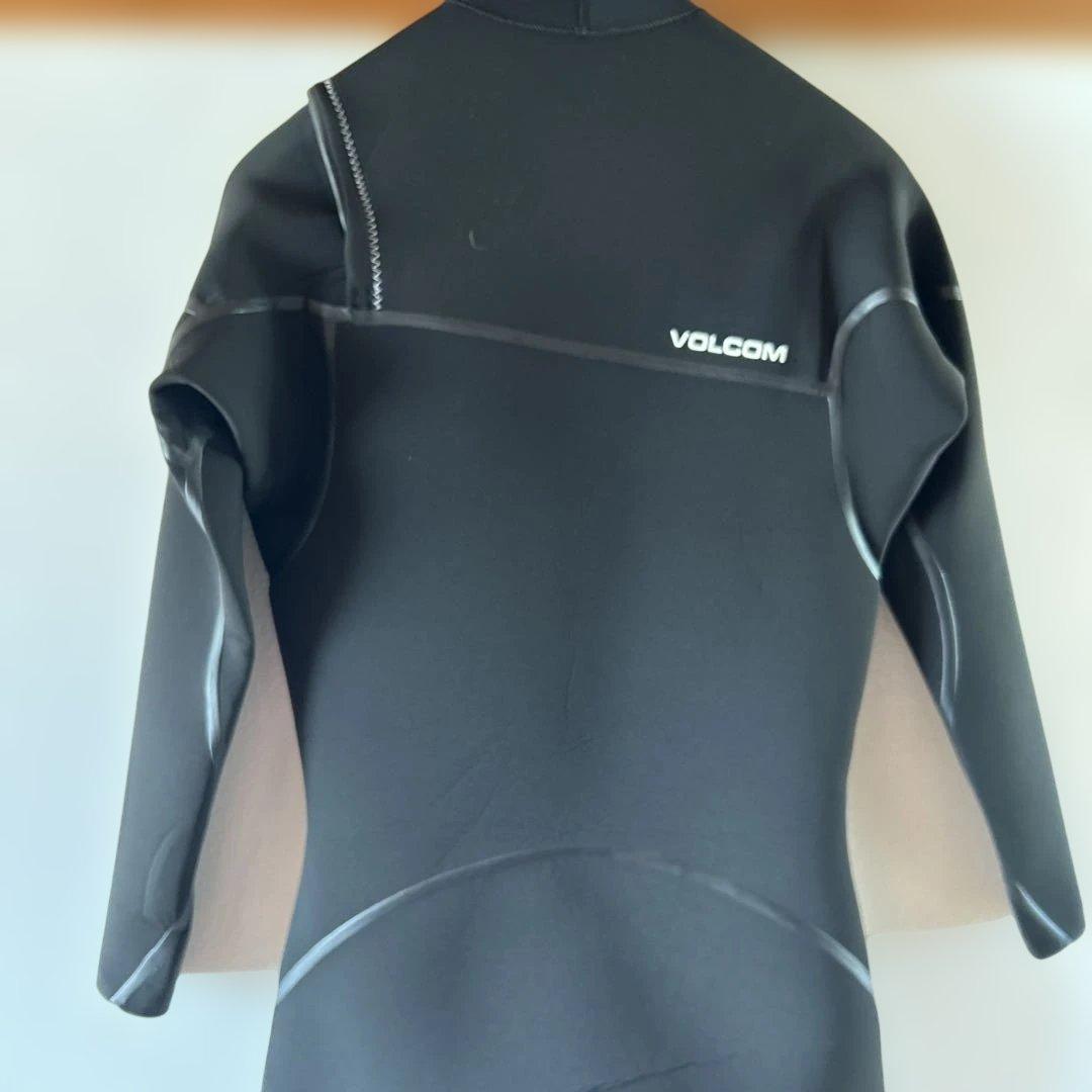 【新品未使用 50%↑OFF】Volcom ウエットスーツ フルスーツ ボルコム