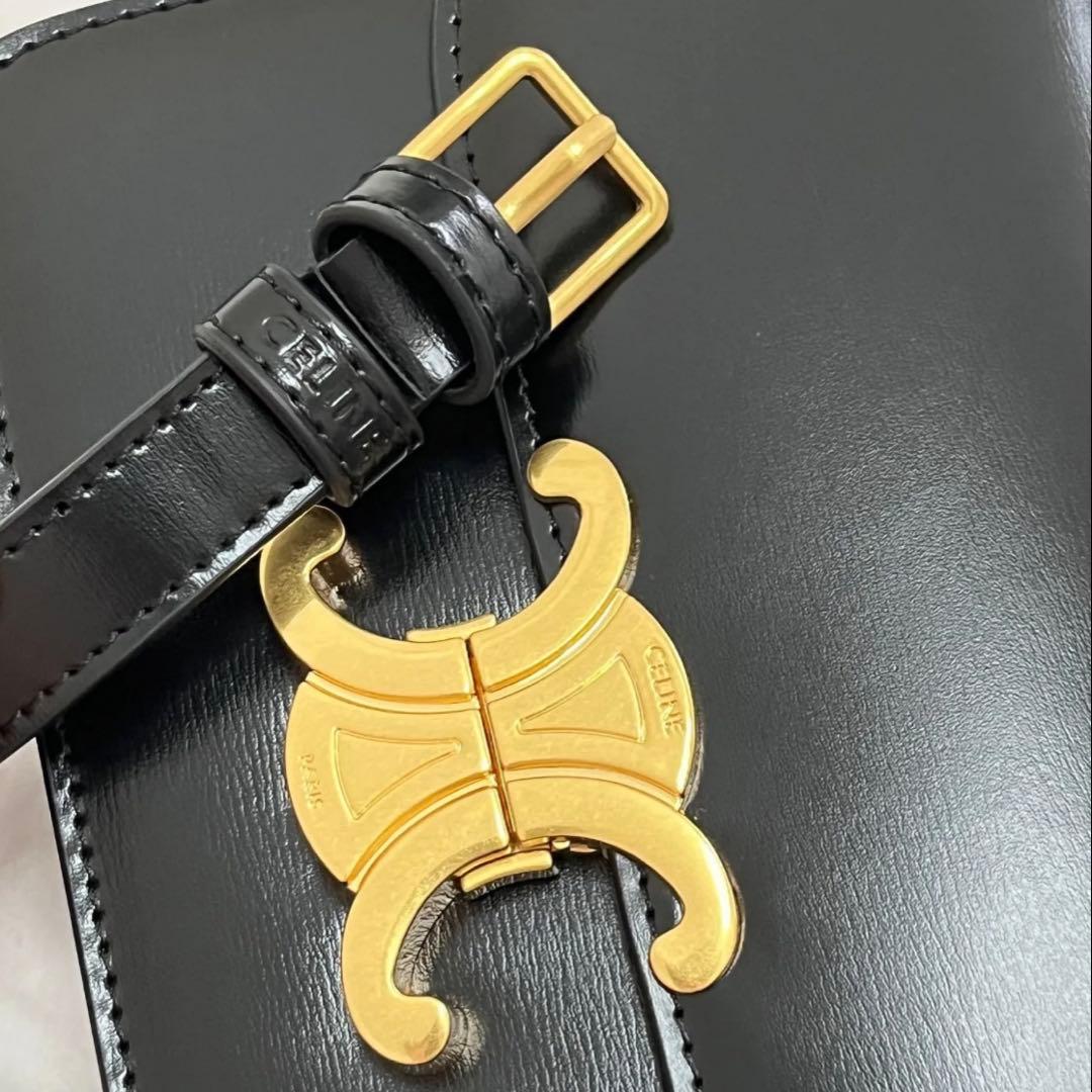 >ブラックショルダーバッグ✨️ほぼ未使用品