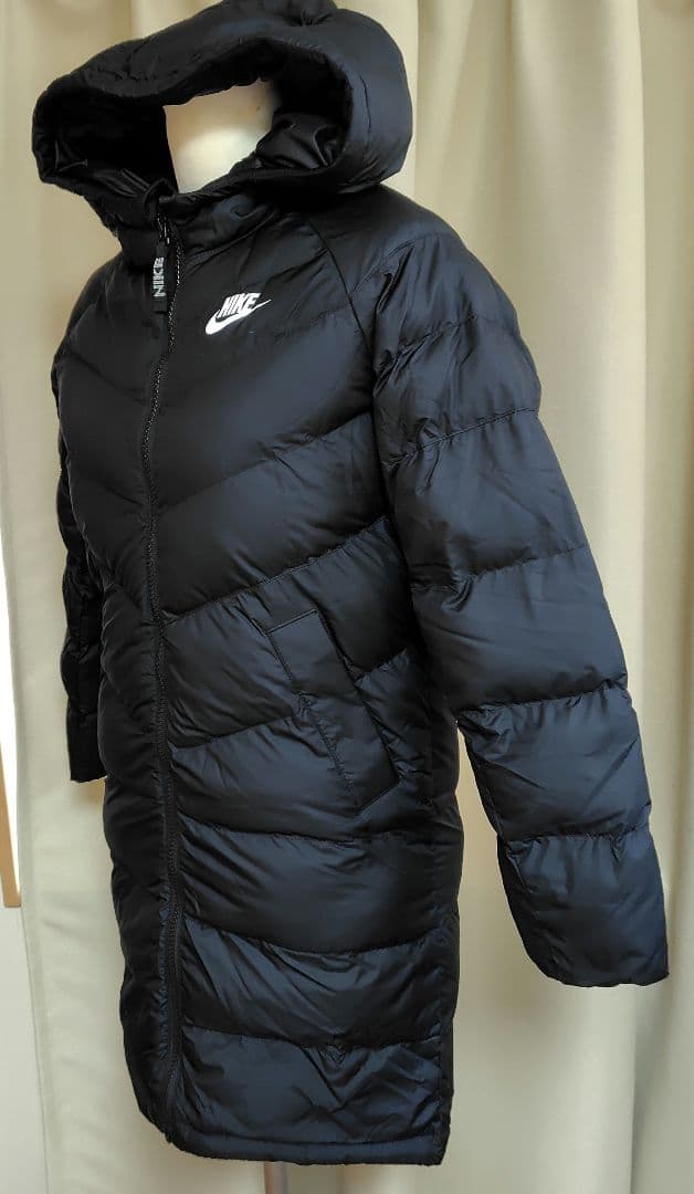 Nike フード付きブラックダウンベンチコート