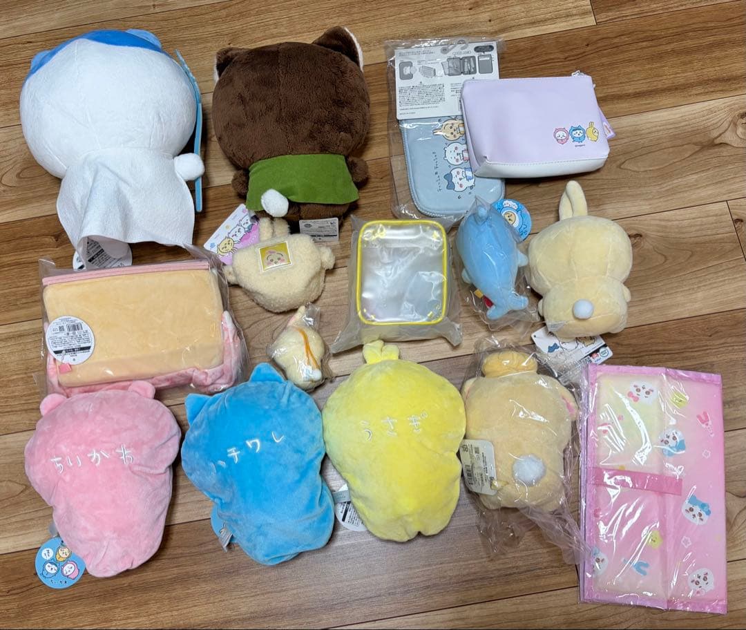 【新品未使用】ちいかわ ハチワレ うさぎ ぬいぐるみ マスコット ポーチ