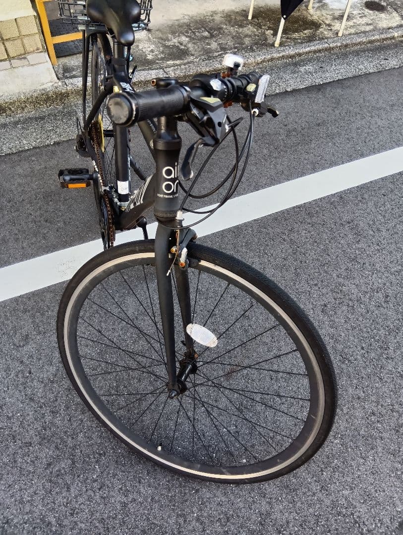 クロスバイク　AIRON　自転車本体　軽量　サイクリング　スポーツ