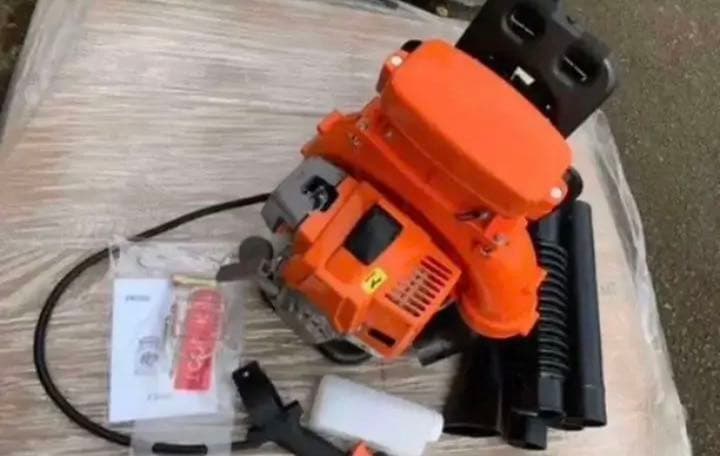TEZUKA　エンジンブロワー 新品 超最強63.3cc 2サイクル 大容量