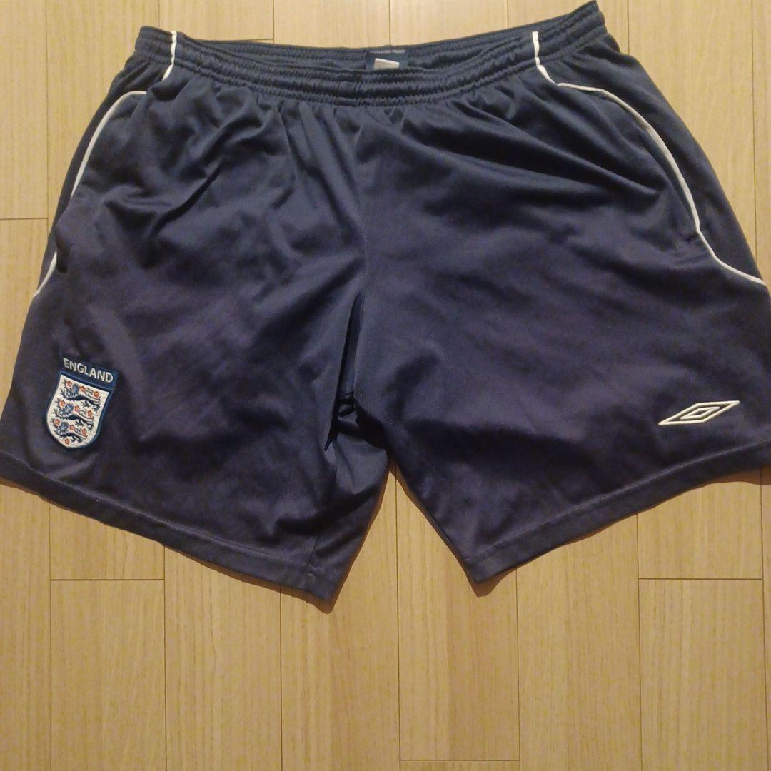 イングランドサッカー代表　シャツはGK半袖　Umbro