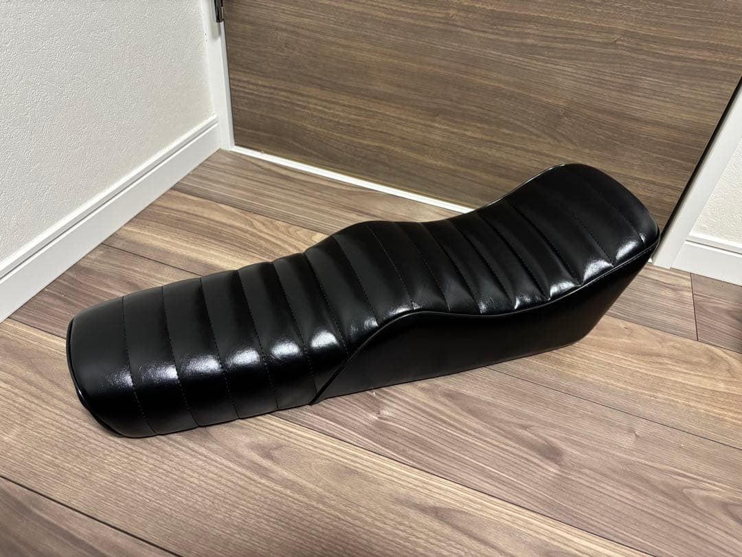 三段シートブラックです。