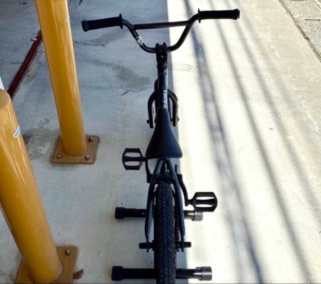 SOLO BMXダーカスワン　16インチ　ダークグレー 引き取りのみ