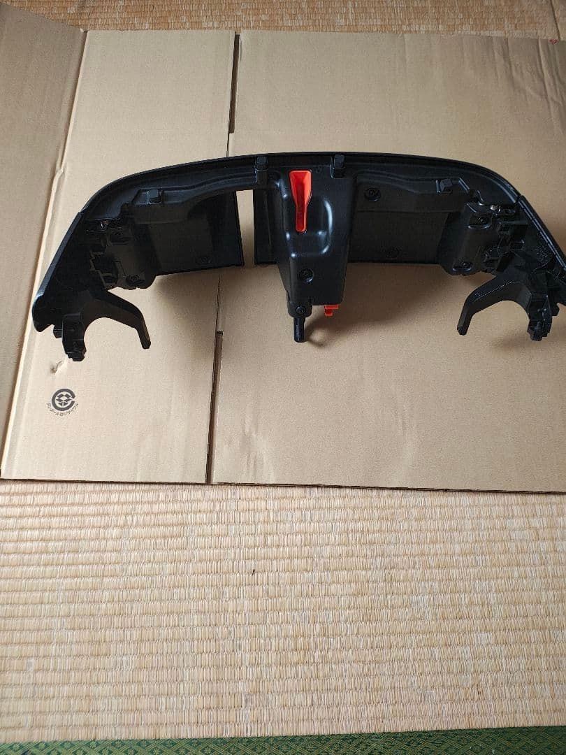 リーフ　ze1 ポートカバー　充電