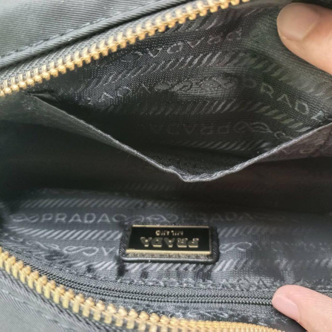 PRADA ノベルティ ブラック ショルダーバック ナイロン p1