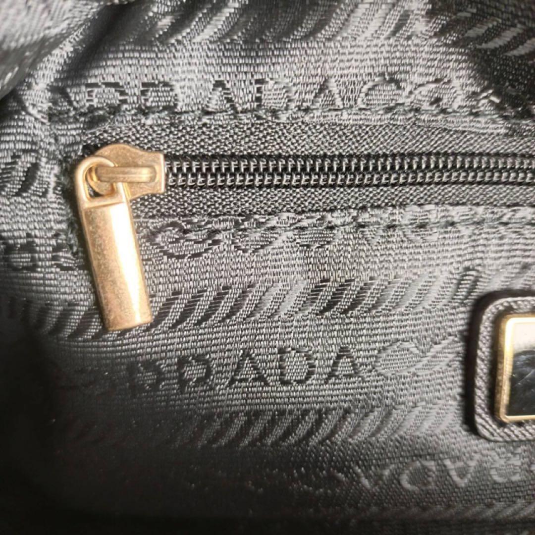 PRADA ノベルティ ブラック ショルダーバック ナイロン p1