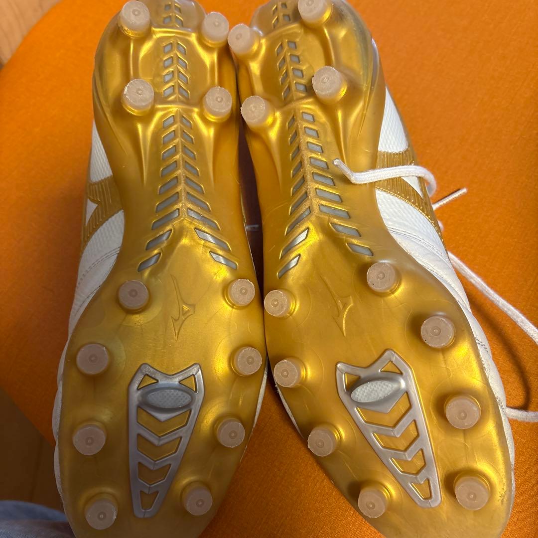 Mizuno Morelia ネオ4 ベータホワイト FGスパイク