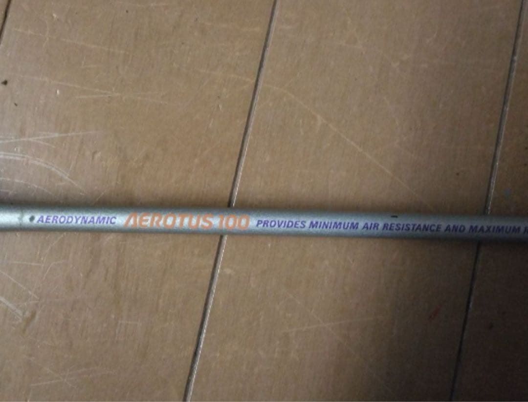 バドミントンラケットヨネックス 　エアロータス100