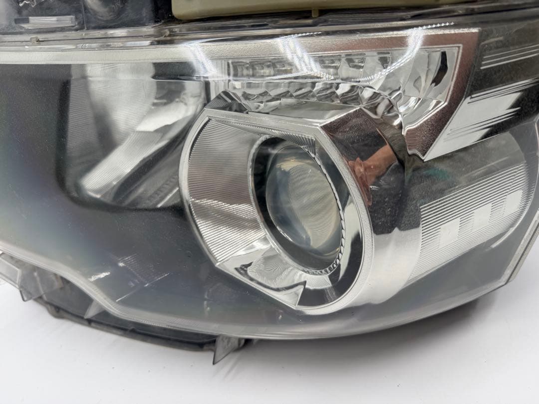 ヴォクシー 70 後期 純正 HID ヘッドライト 左右