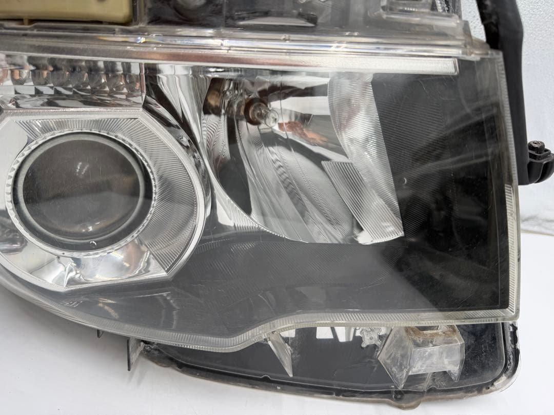 ヴォクシー 70 後期 純正 HID ヘッドライト 左右