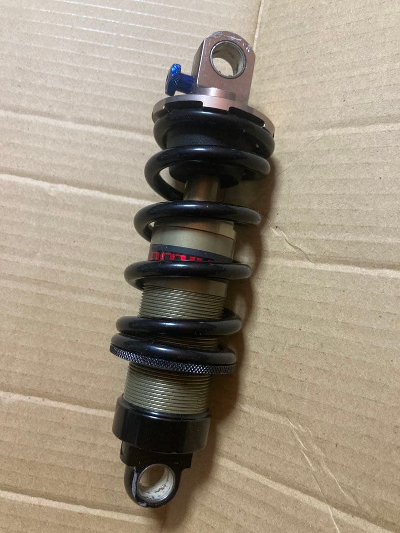 Manitou リアサスペンション 謎カスタム品 165mm